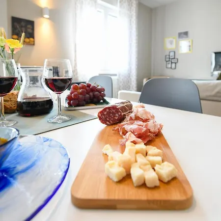 Apartment Desenzanoloft Official Partner Marriott Homes & - Bacco Family Desenzano del Garda