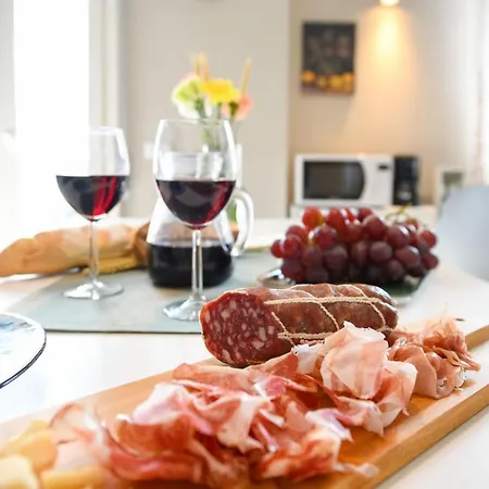 Desenzanoloft Official Partner Marriott Homes & - Bacco Family * Desenzano del Garda